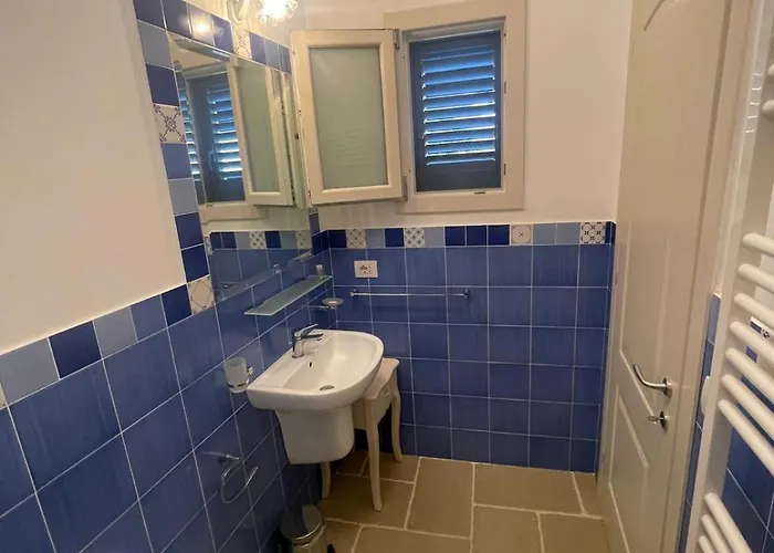 B&B Amedeo Di Savoia Bed & Breakfast *