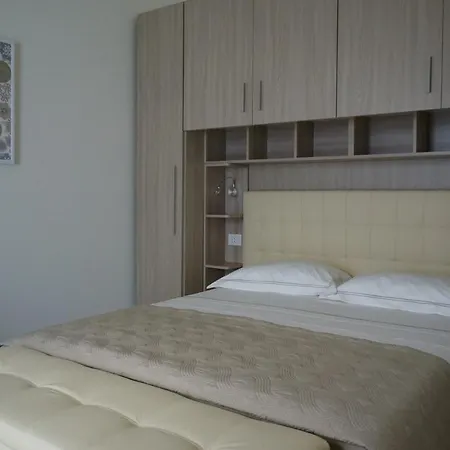 Bed and Breakfast House Amedeo Di Savoia Deluxe Veglie