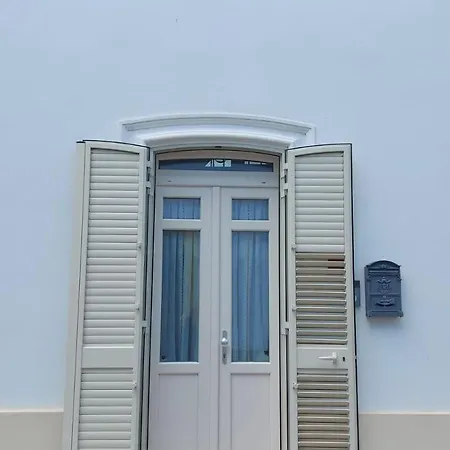 Bed and Breakfast House Amedeo Di Savoia Deluxe Veglie